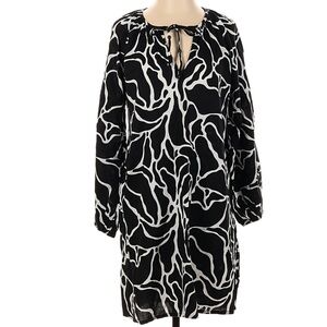 H&M Black and White Abstract Print Long Sleeve Dress